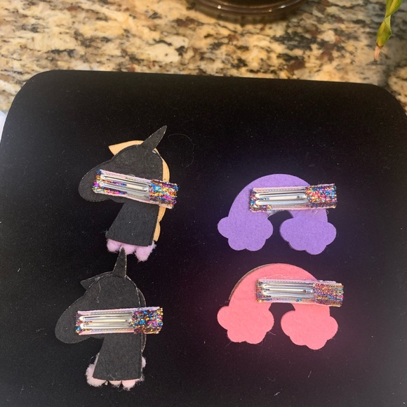 2 sets of unicorn 🦄 and rainbow 🌈 hair clips - Picture 3 of 3